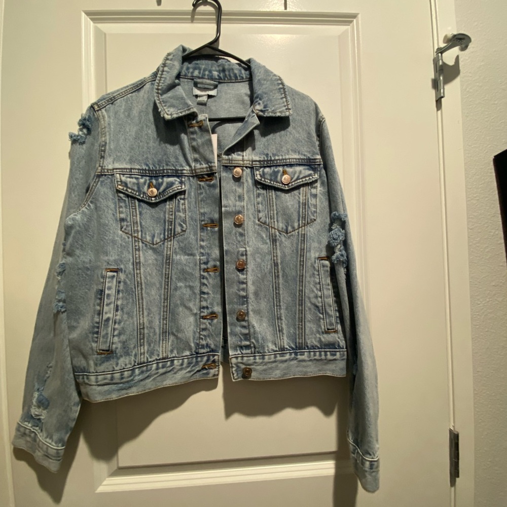 FOREVER 21 JEAN JACKET SIZE M